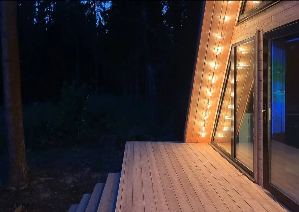 Домик с баней в лесу