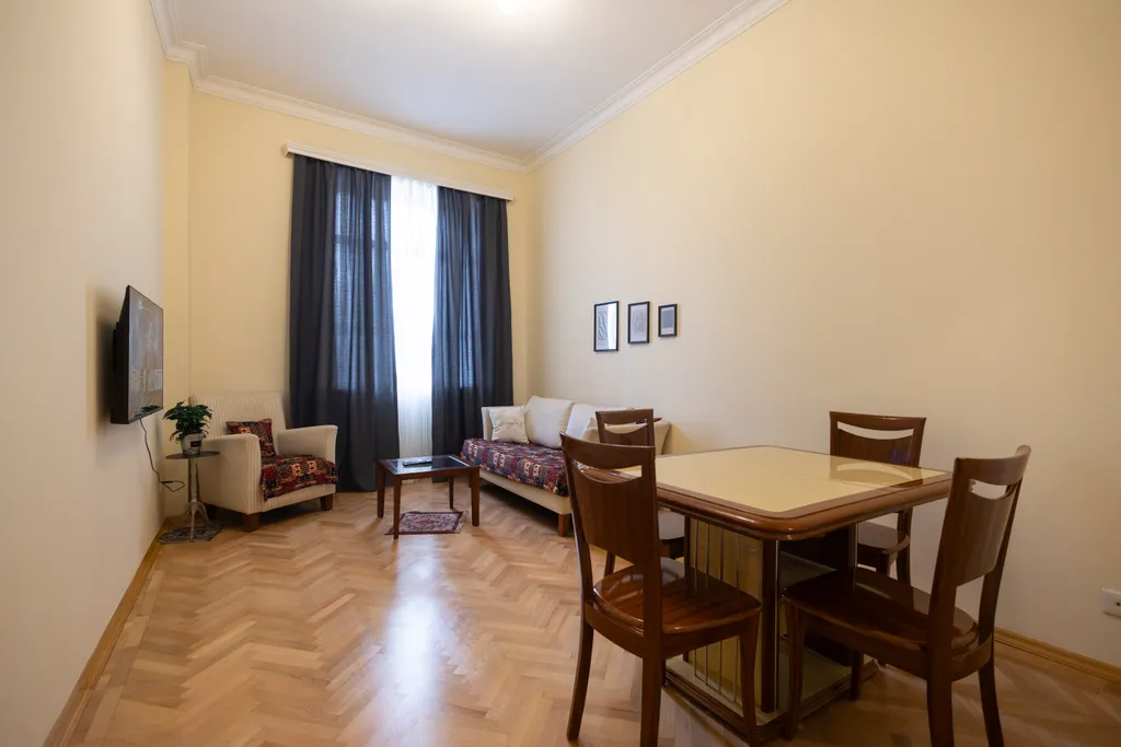 Апартамент с видом на бульвар на Торговой