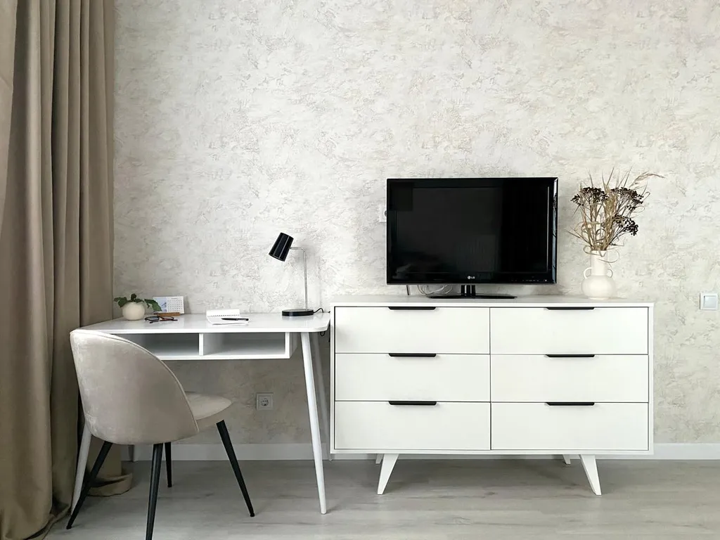 Трехкомнатная квартира Mocha Mousse недалеко от вокзала