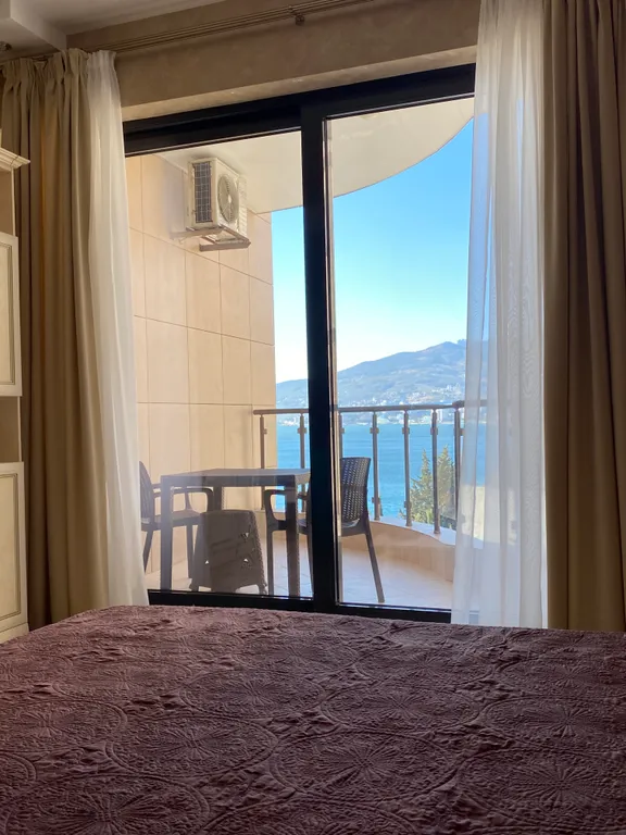 Квартира Апартамент с видом на море — аренда посуточно в Ялта