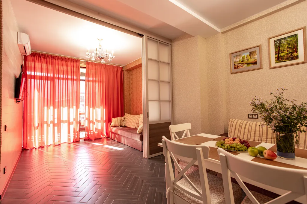 Апартамент с балконом и видом на горы №6