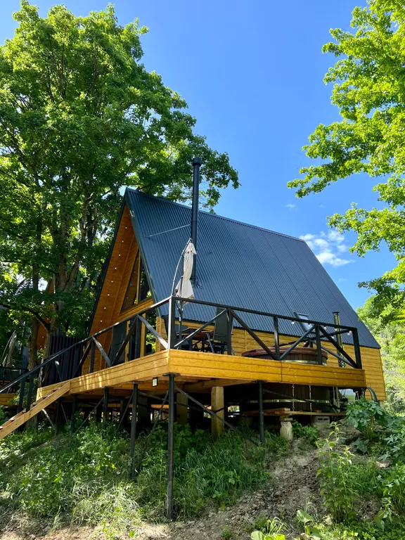 Коттедж Уютный дом с джакузи в лесу недалеко от Краснодара — Северская