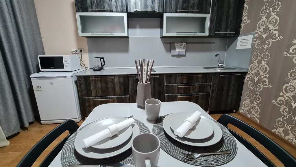 Светлая двухкомнатная квартира с евро ремонтом в многоэтажном доме