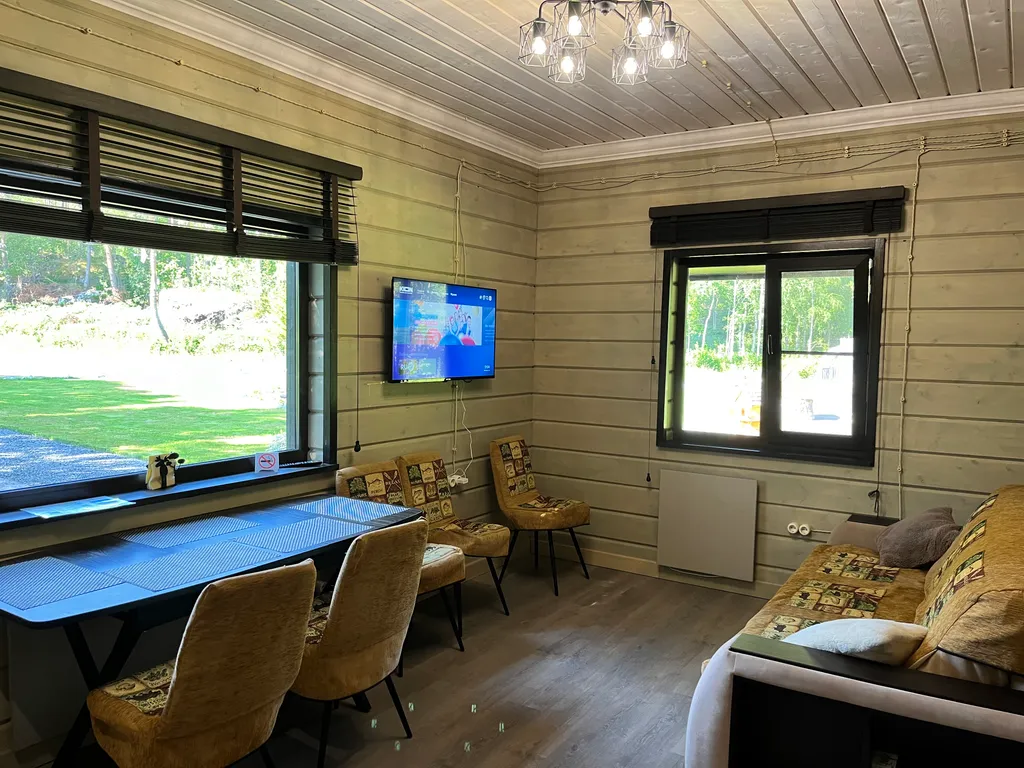 Дом в окружении заповедного леса у подножия горы Варамяки