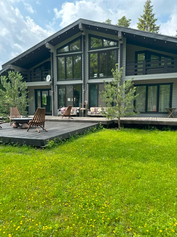 Просторный коттедж в окружении леса – идеальное место для отдыха