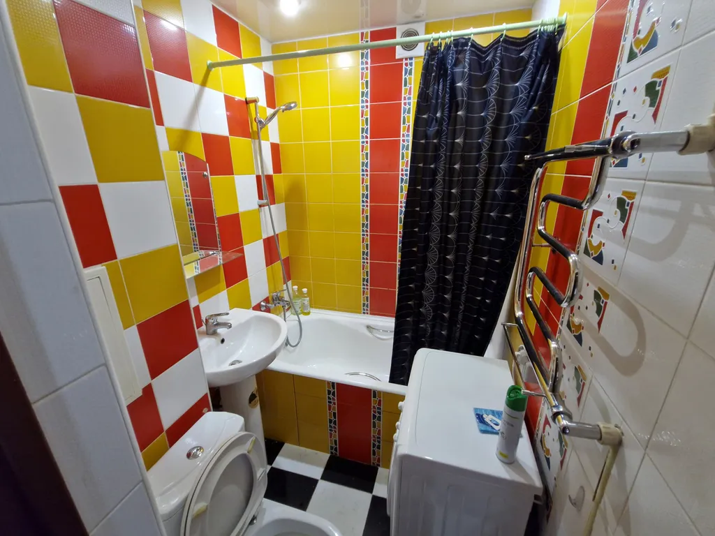 Двухкомнатная хорошая квартира в центре города