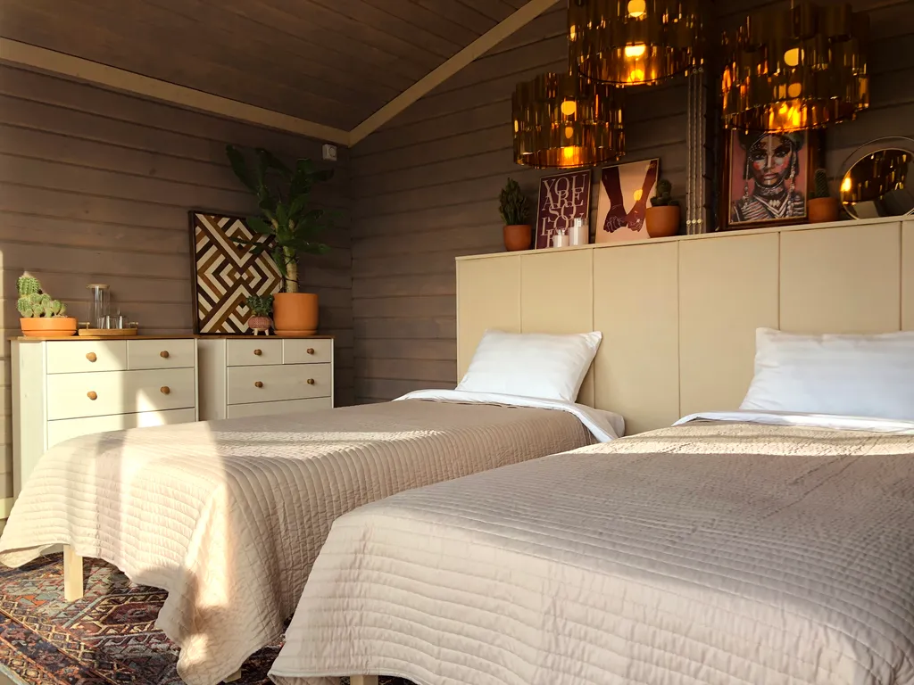 Уютный домик на двоих с панорамными окнами - Земля