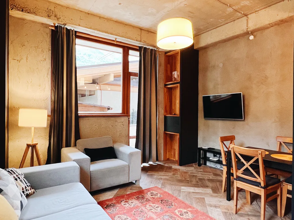 Двухкомнатная квартира в центре Красной Поляны