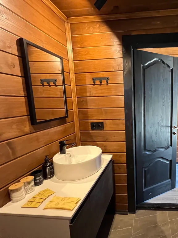 Коттедж Уютный дом с джакузи в лесу недалеко от Краснодара — Северская