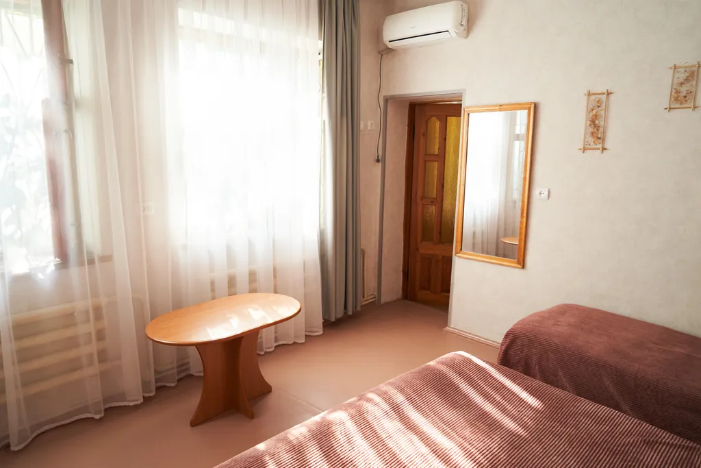 Уютный домик с двориком рядом с морем