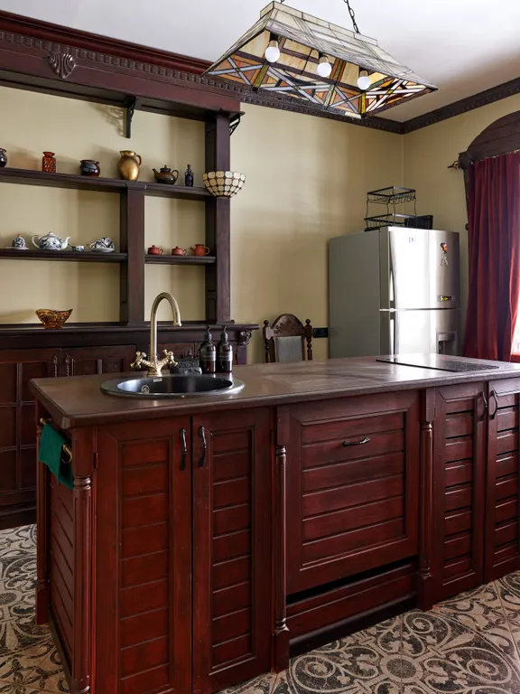 Готический замок Гранат Альдога