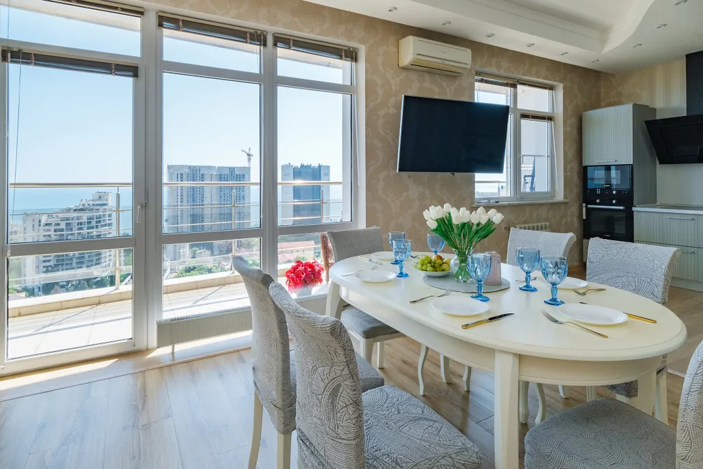 Видовая квартира с сауной и джакузи в центре — аренда посуточно в Сочи