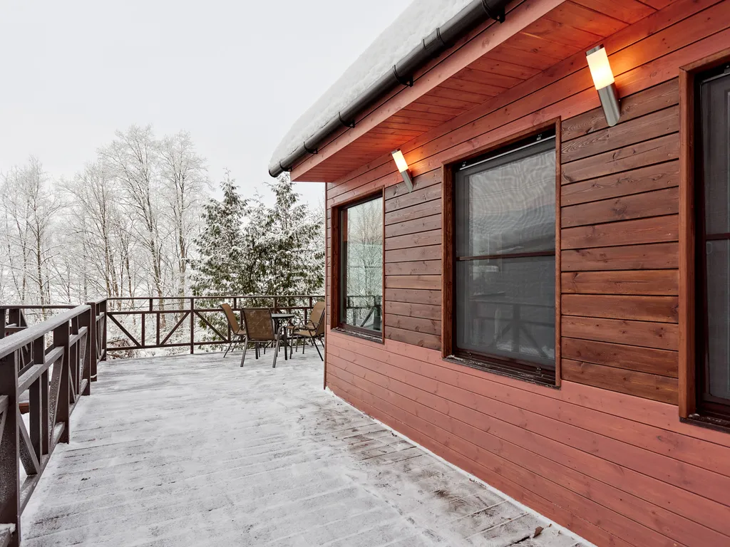 Красивый коттедж у озера для семьи в 20 минутах от города