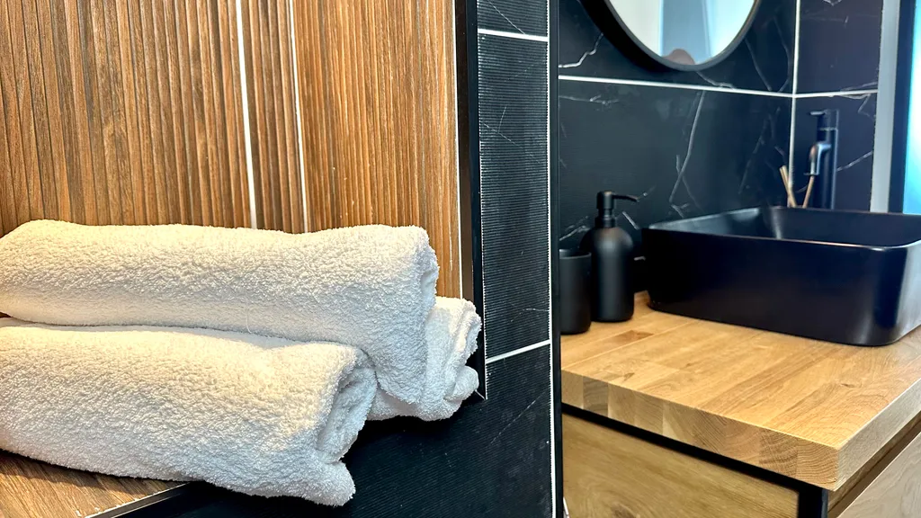 GW945 квартира с балконом с видом на море (Gugel Waves Nahariya)