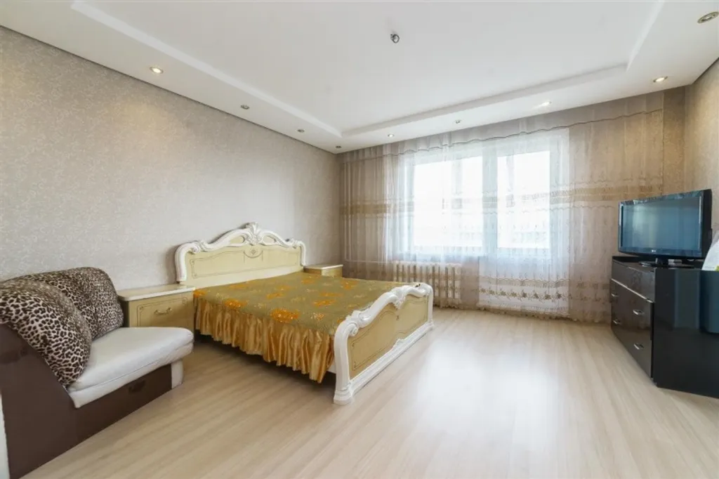 Просторная квартира в центральном районе — аренда посуточно в Кемерово