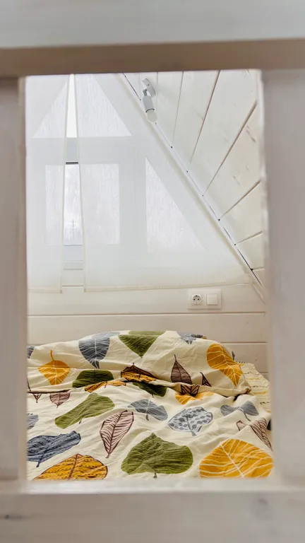 Дом Шалаш с купелью у озера