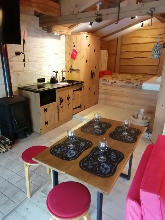 Домик в деревне с бассейном