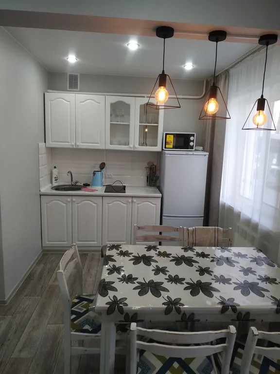 Уютная квартира со свежим ремонтом — аренда посуточно в Ангарск