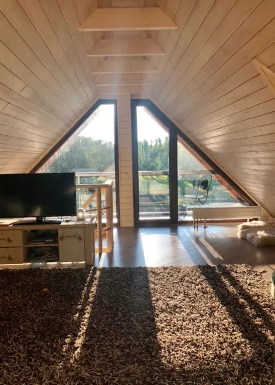 Сказочный домик в лесном массиве