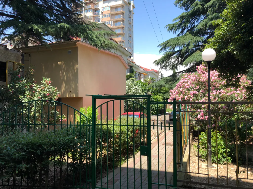 Коттедж 1-комнатный Дом — Сочи