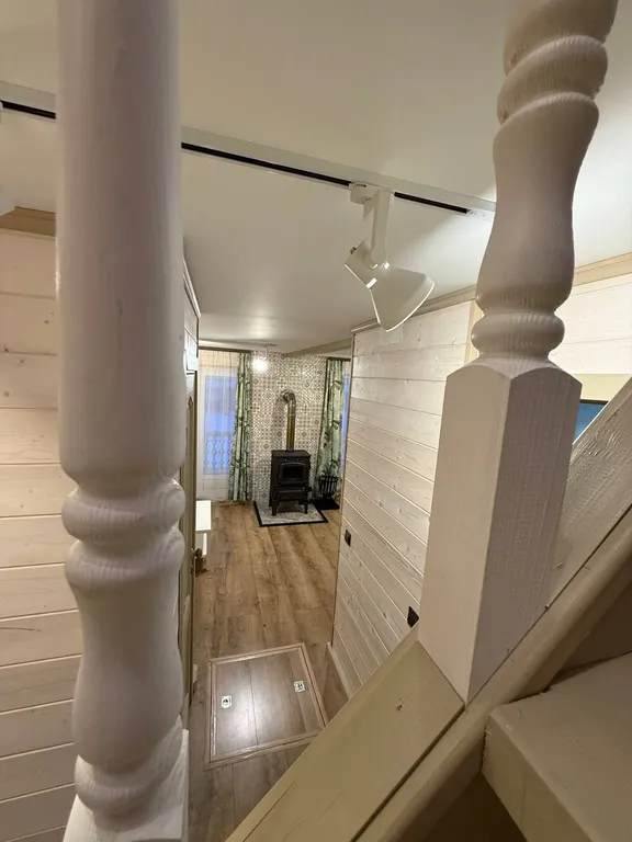 Коттедж с видом на пруд и парк