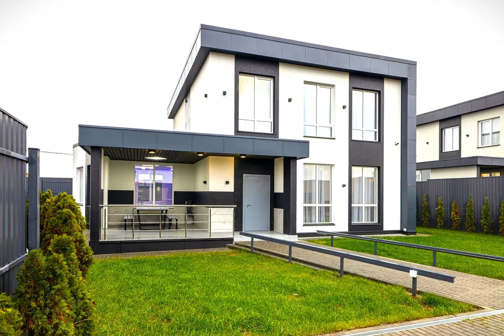 Частный дом с Бассейном