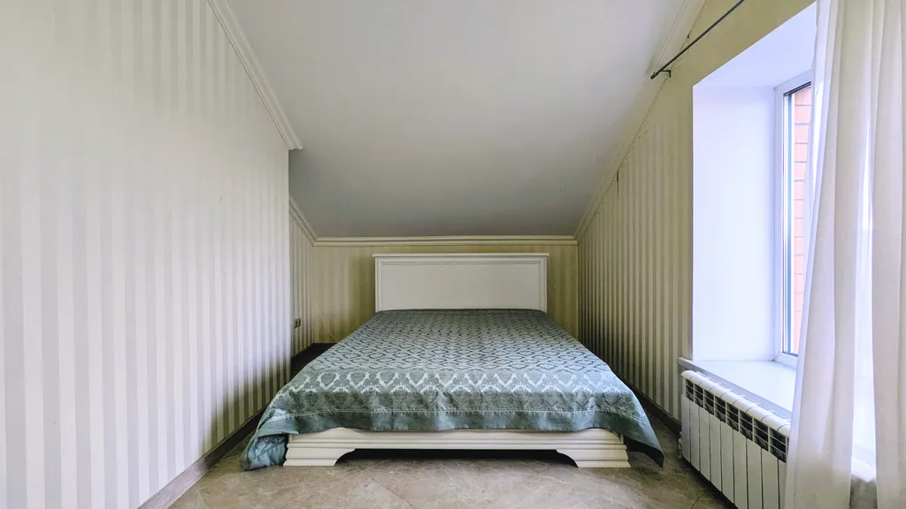 8-комнатный Дом