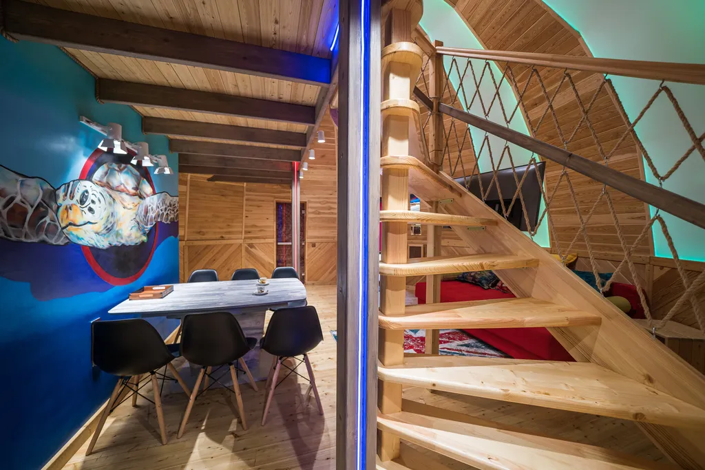 Уникальный двухкупольный дом-бунгало