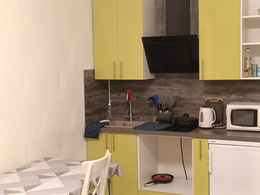 Уютная квартира-студия с большой угловой ванной