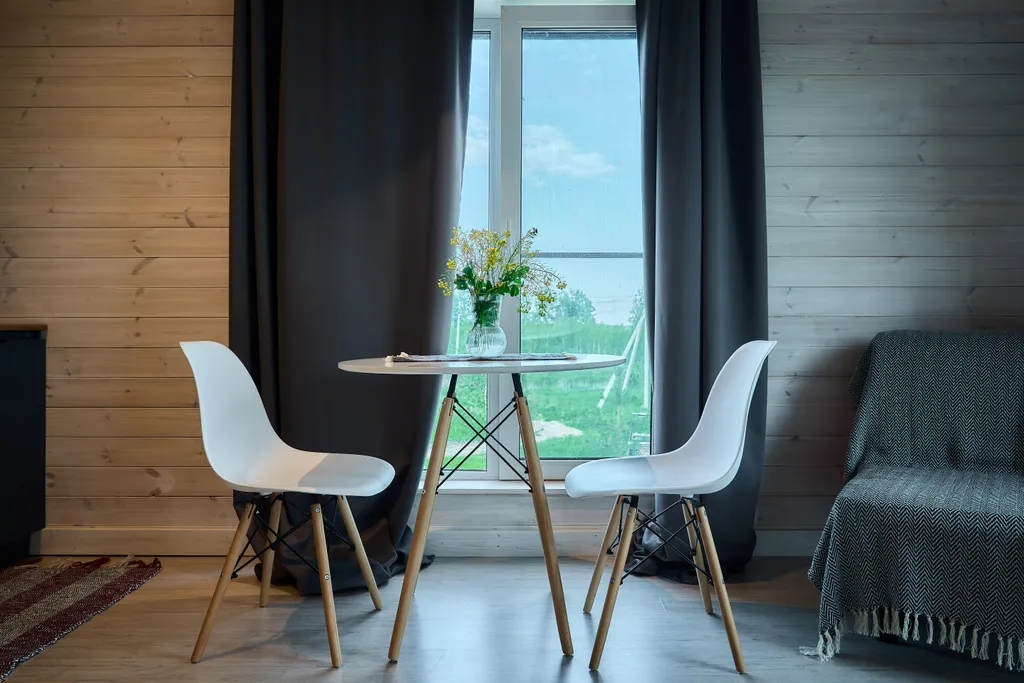 Дом с видом на пруд