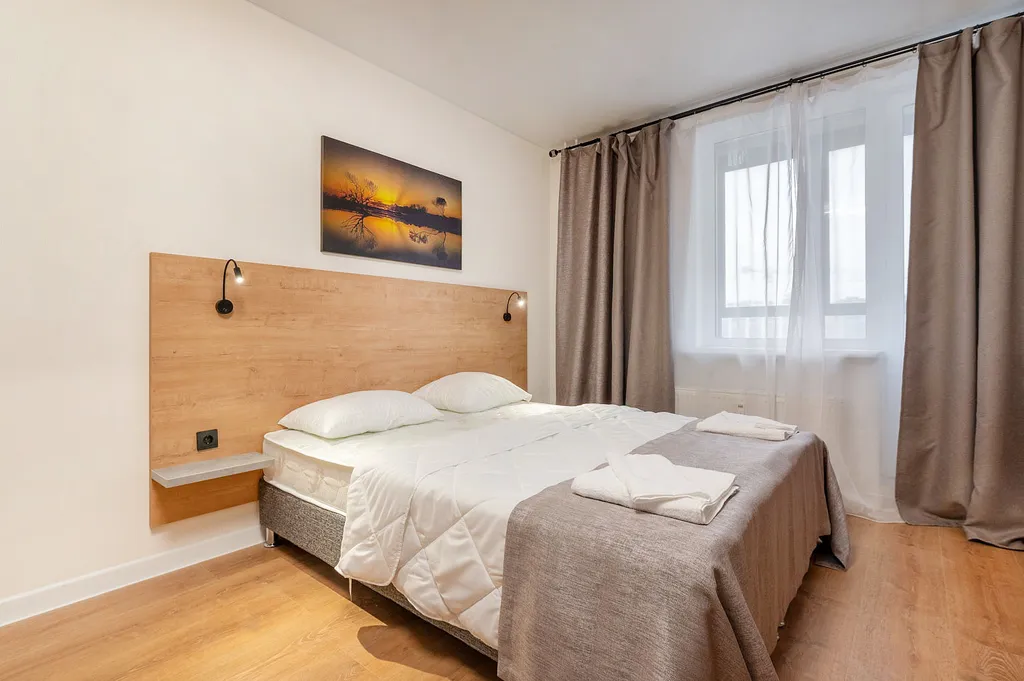 Студия у аллеи фонтанов и парка