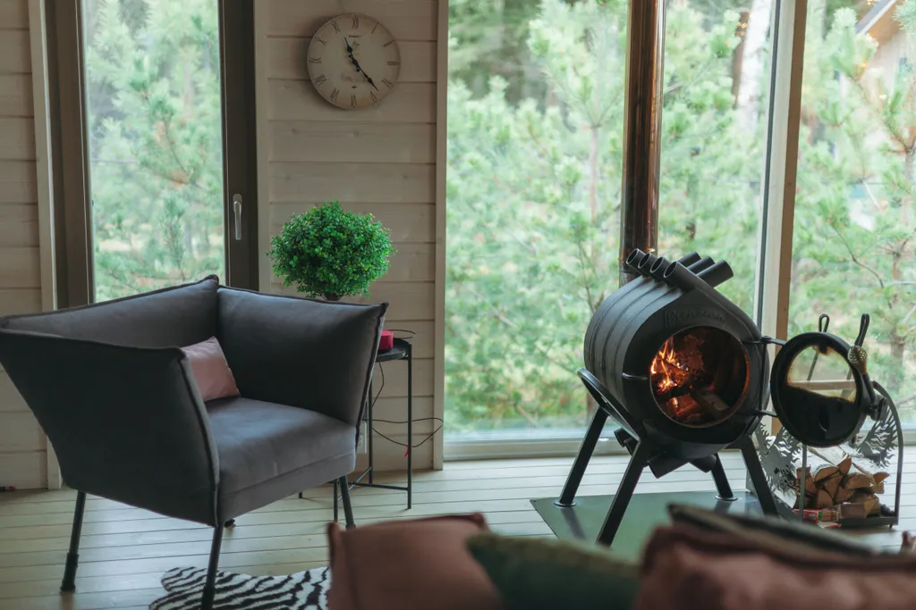 Дом с баней бочкой у воды и леса Green house