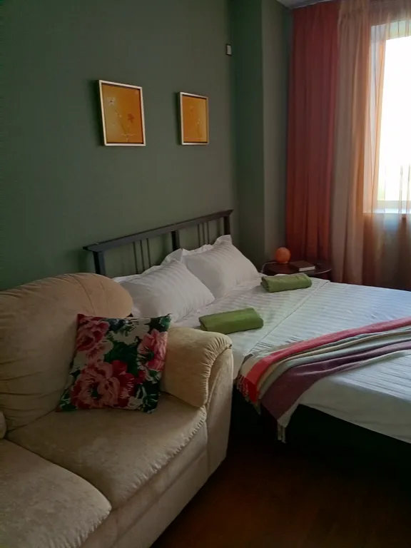 "7 дверей"  85 м. кв. трехкомнатная квартира с видом на Волгу