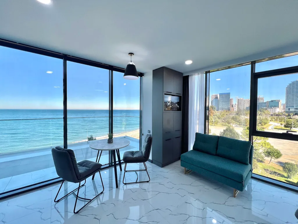 Роскошные апартаменты с террасой в 20 метрах от моря