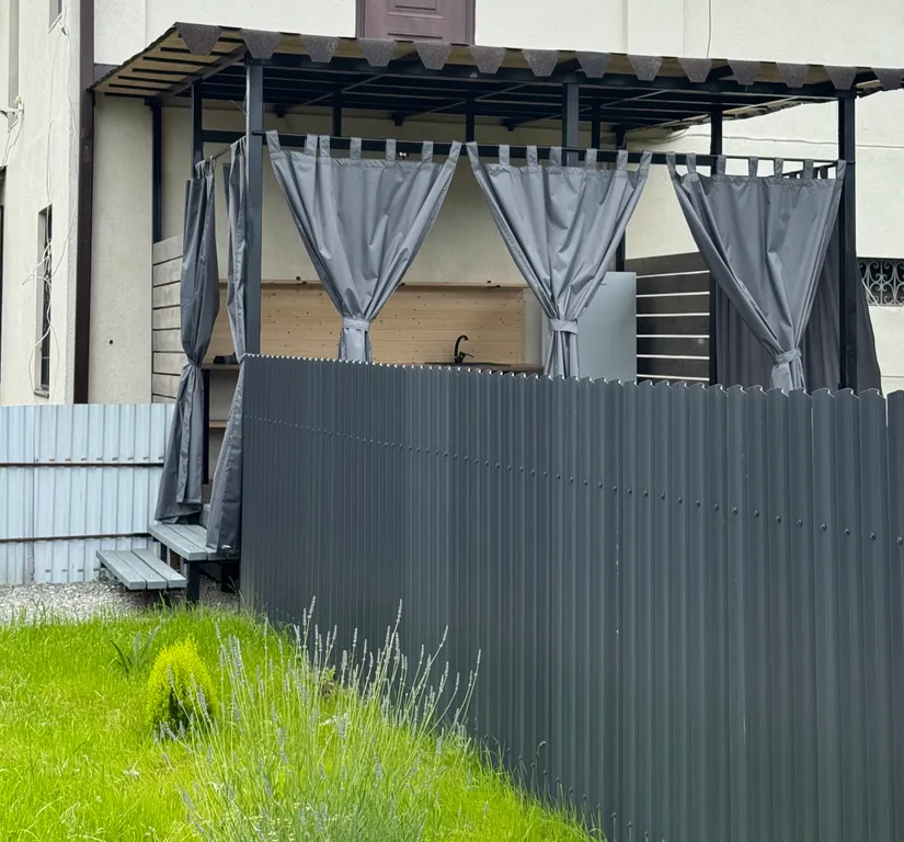 Коттедж Комфортные летние домики на море — Сухум