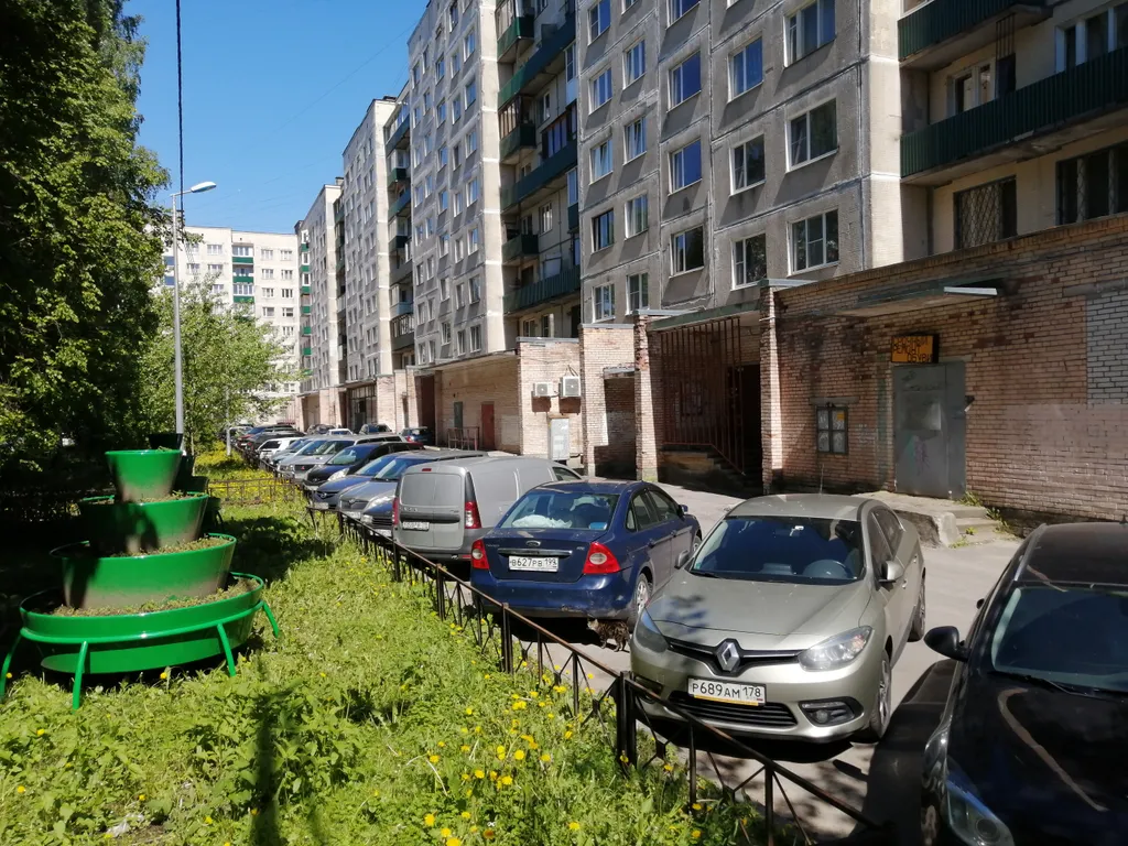 Квартира Просторная квартира недалеко от метро на трамвае — Санкт-Петербург