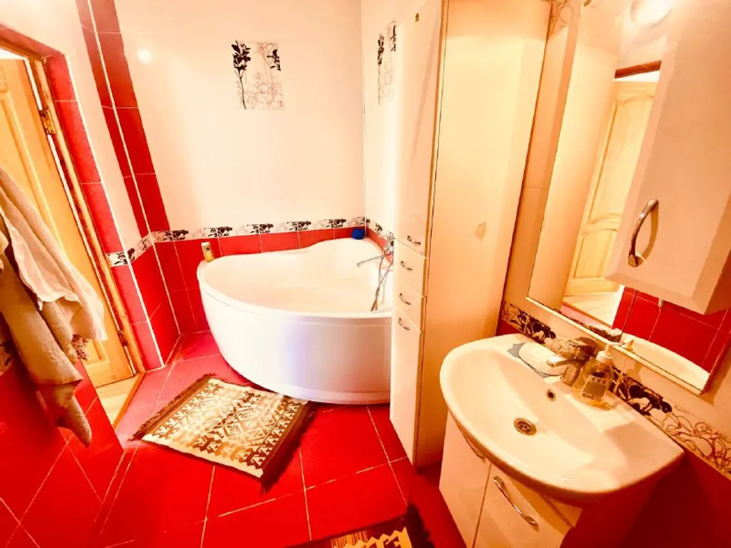 4-комнатная Квартира