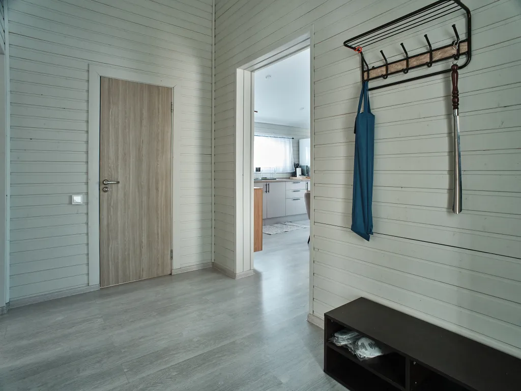 Творческий дом с игровой и полкой увлечений