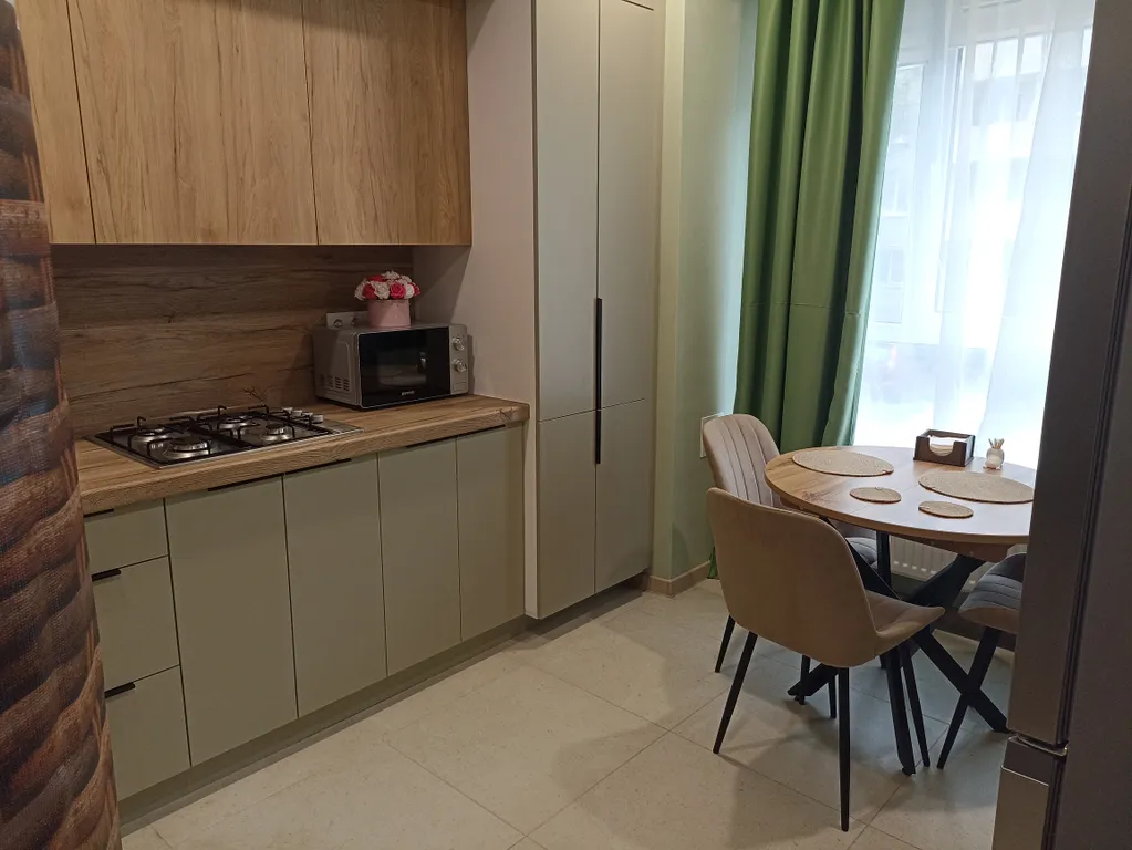 Уютная квартира в новом доме — аренда посуточно в Мариуполь