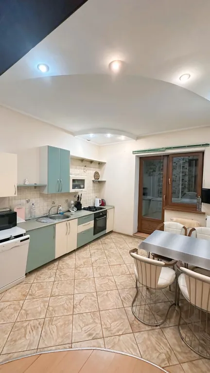 Большая 2-комнатная квартира в самом центре