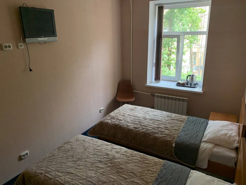 Комната на Большой Конюшенной