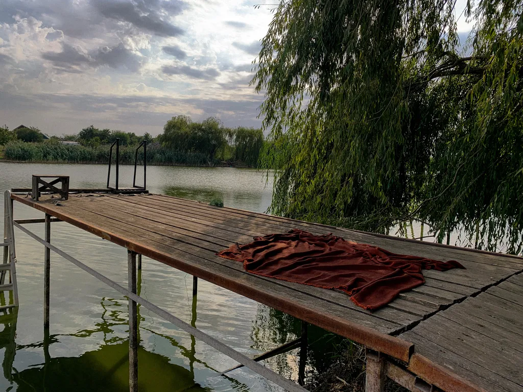 Новый дом-сруб у реки в живописном месте, баня, банный чан, рыбалка