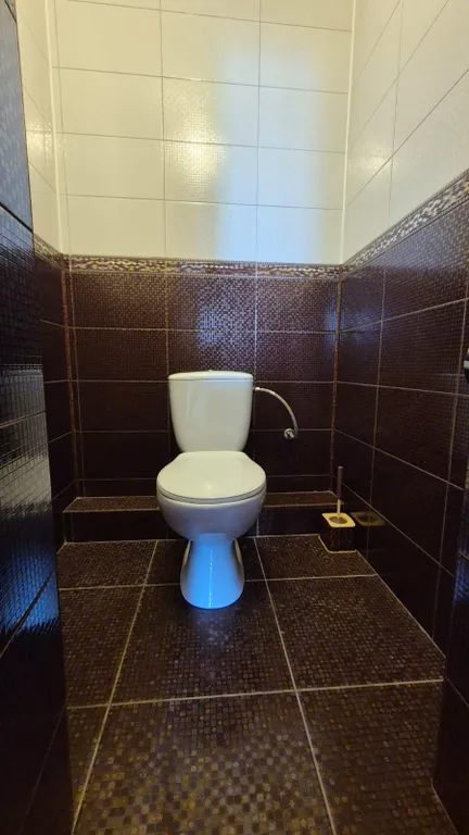 1-й этаж трехэтажного дома - первая линия