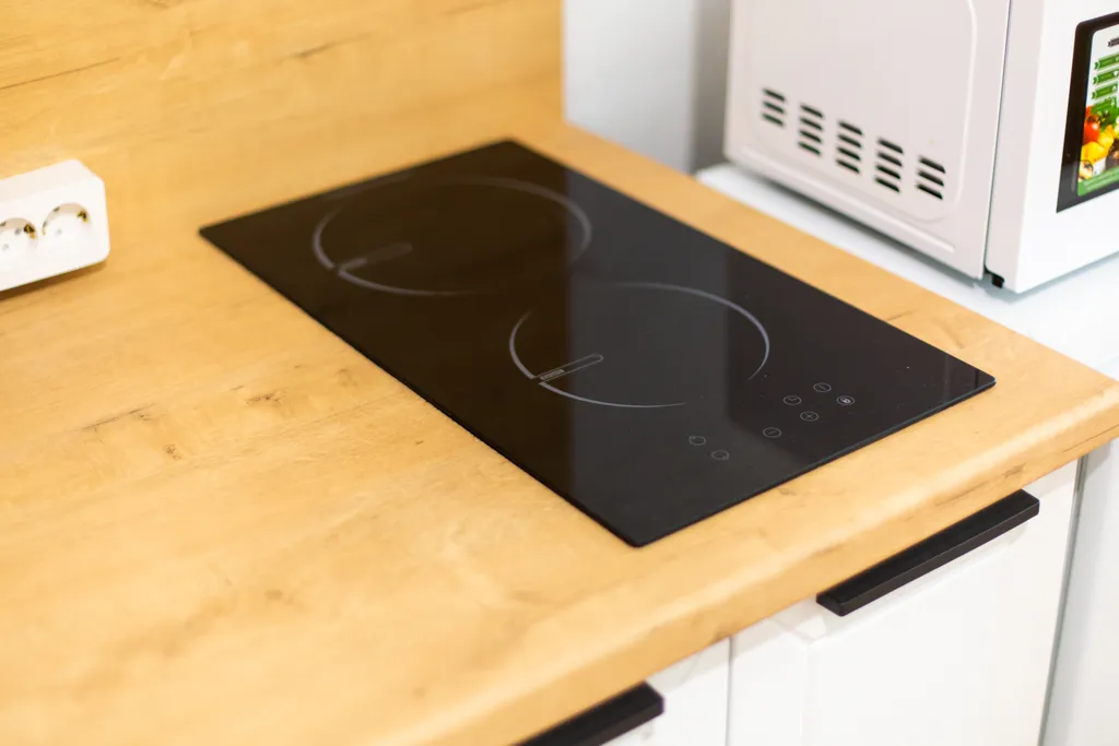 Студия № 5 с видом на реку