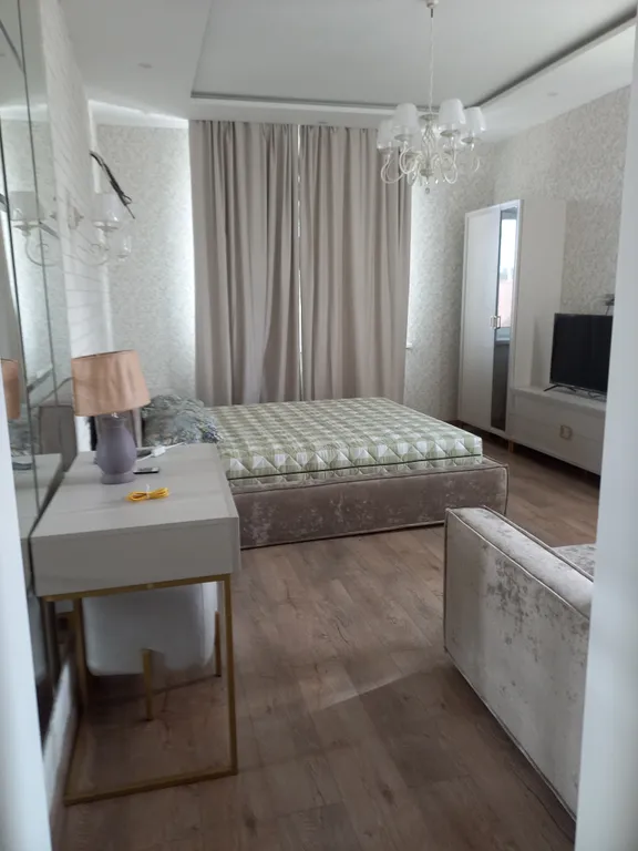 Резиденция в деревне в окружении леса