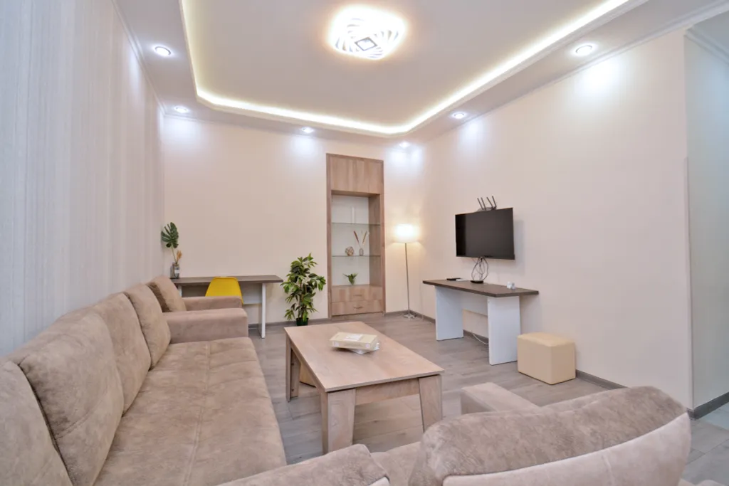 Charming apt next to Opera house