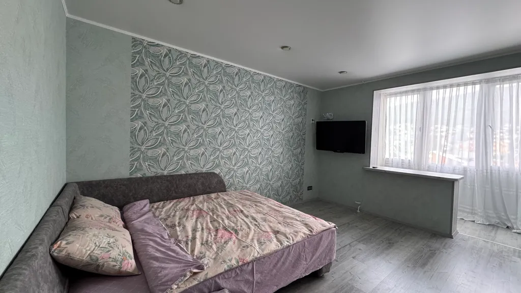 Просторная светлая квартира в центре с видом на горы