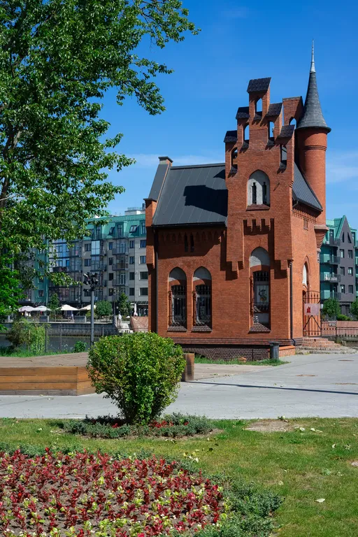 Дизайнерская евродвушка у канта на набережной