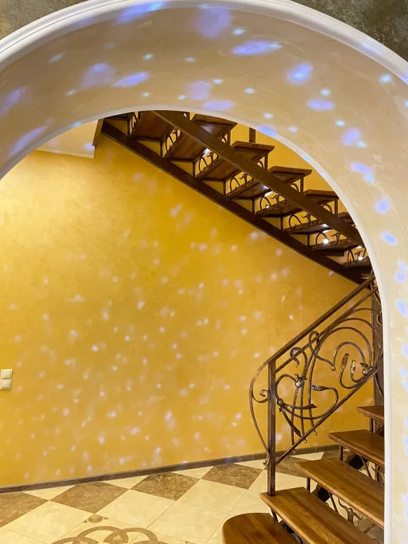 Дом,русская баня в охраняемом поселке