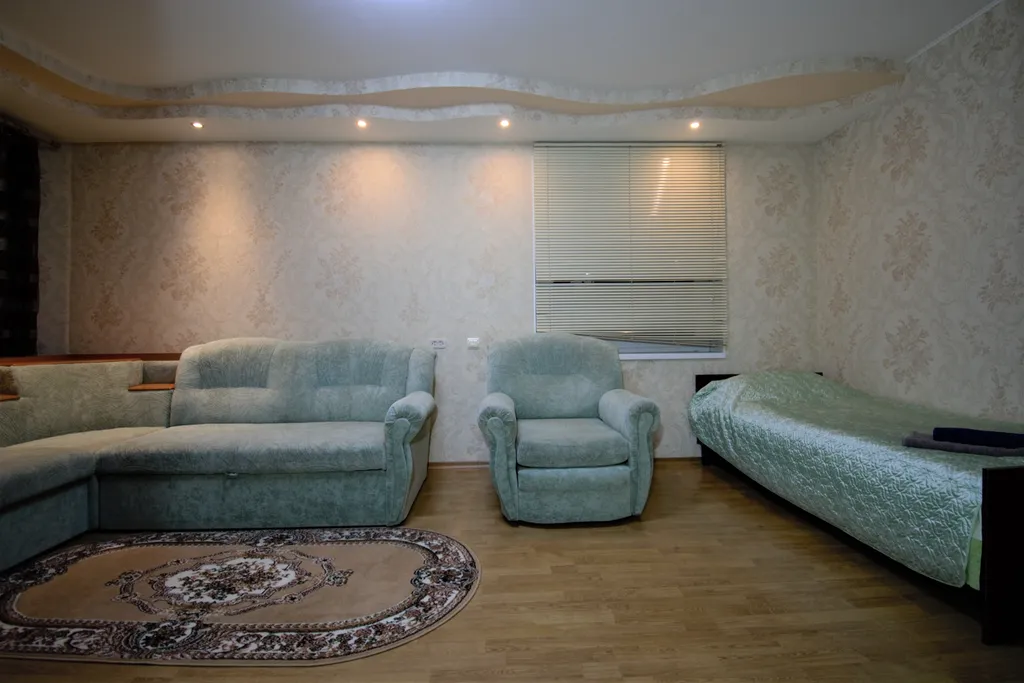 Двухкомнатная квартира с раздельными комнатами балконом и лифтом